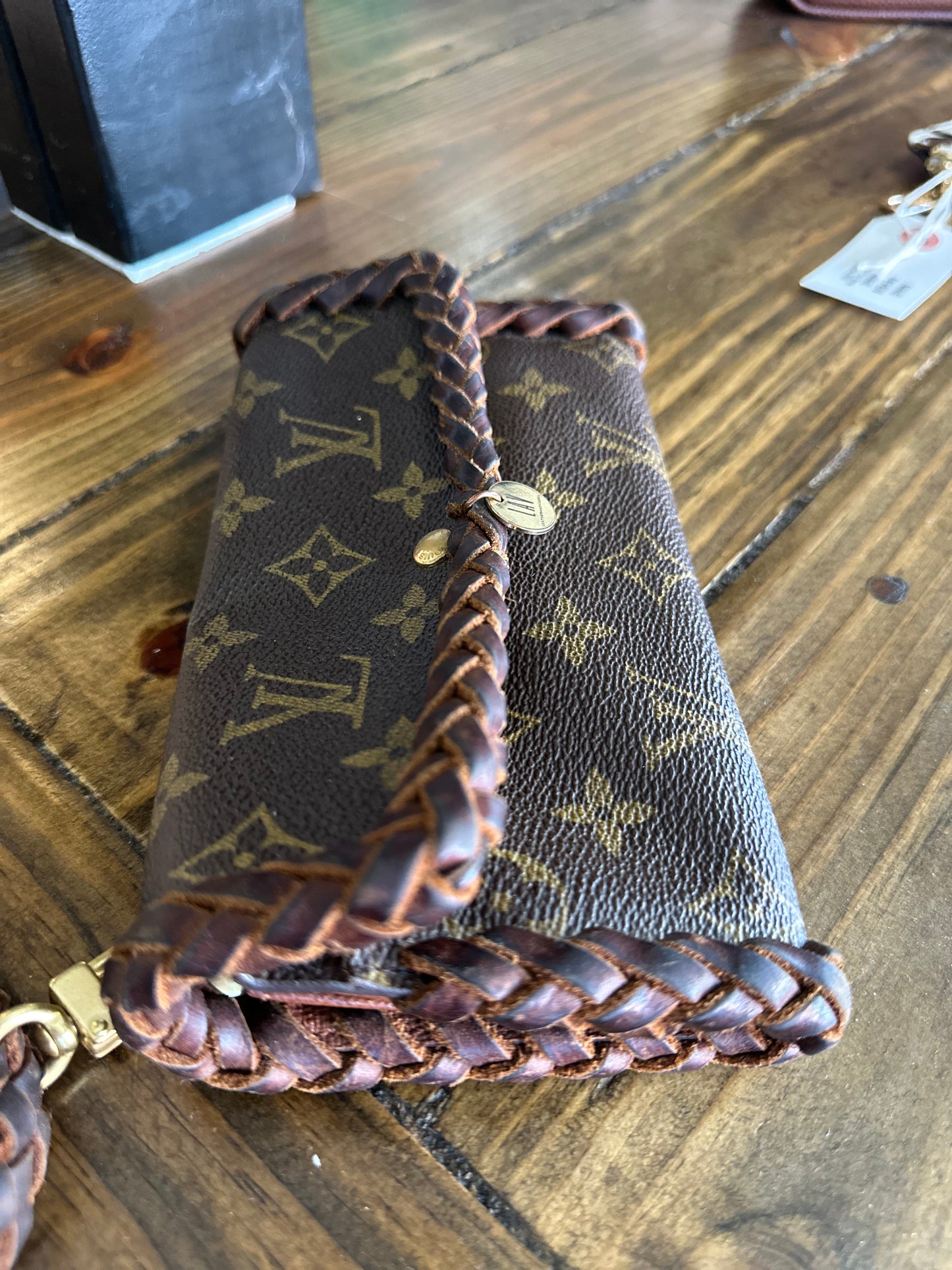 Moxy LV wristlet