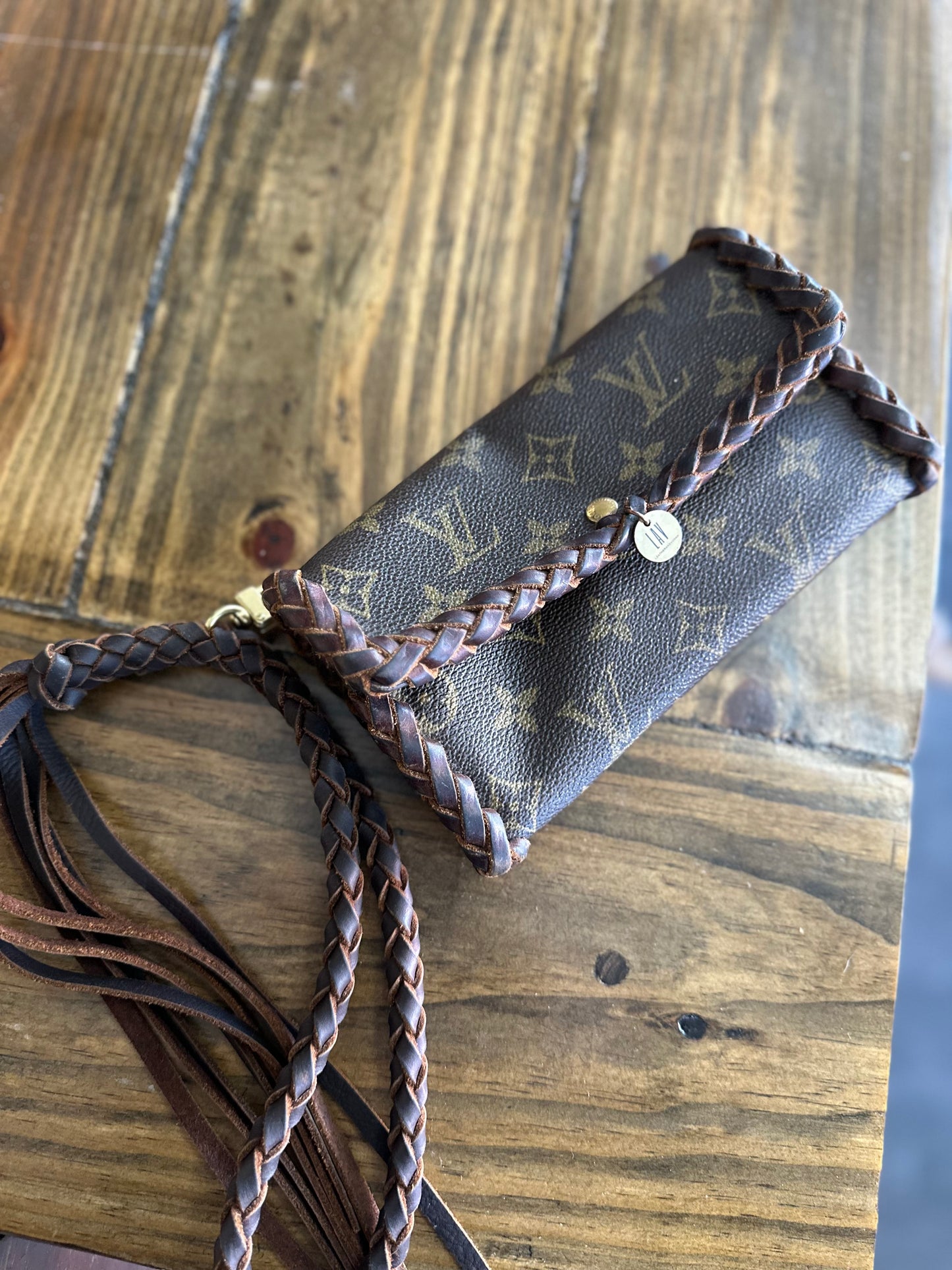 Moxy LV wristlet