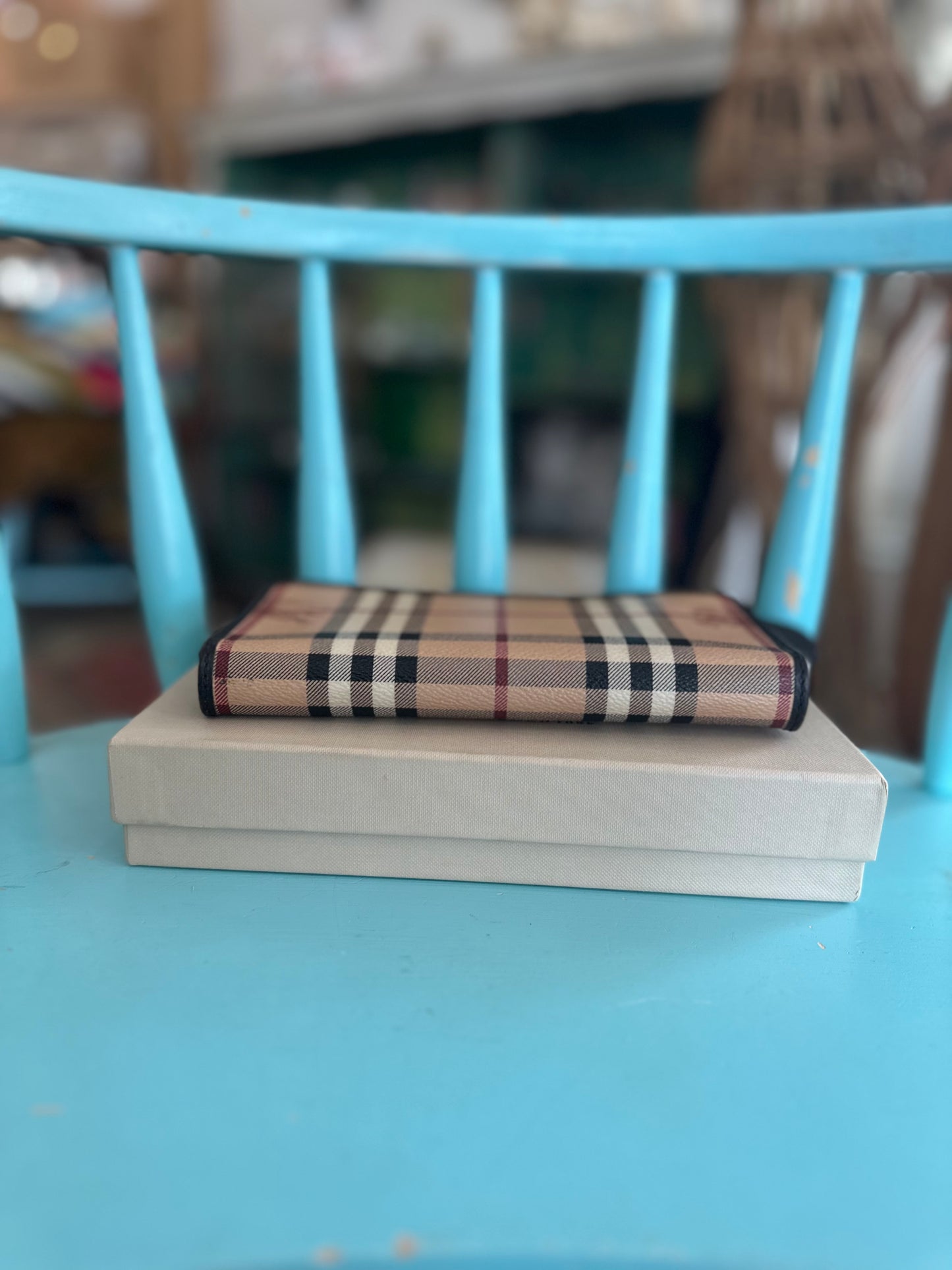 Vintage Burberry Wallet with cloth and box