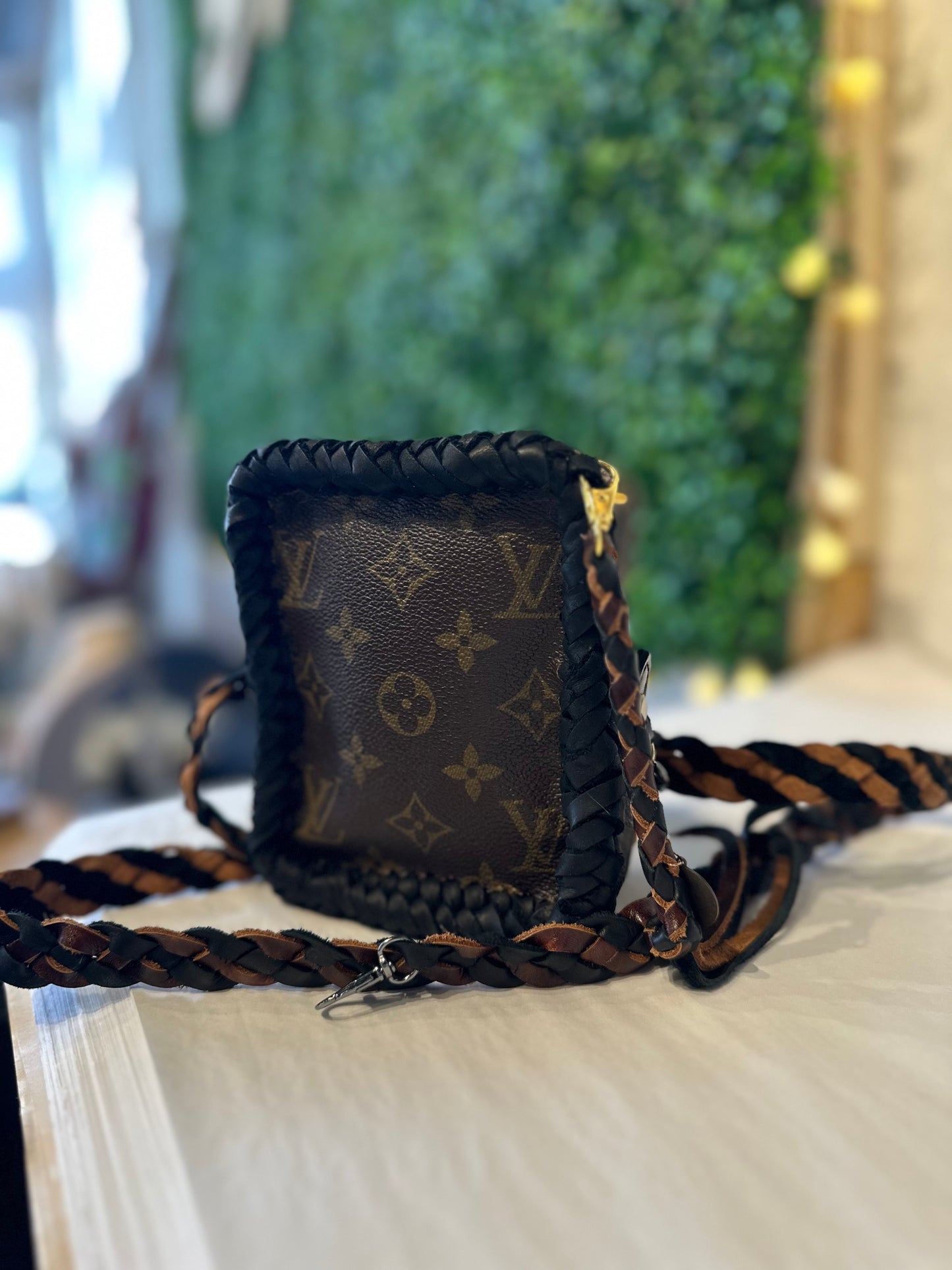 LV vintage Pouch - crossbody