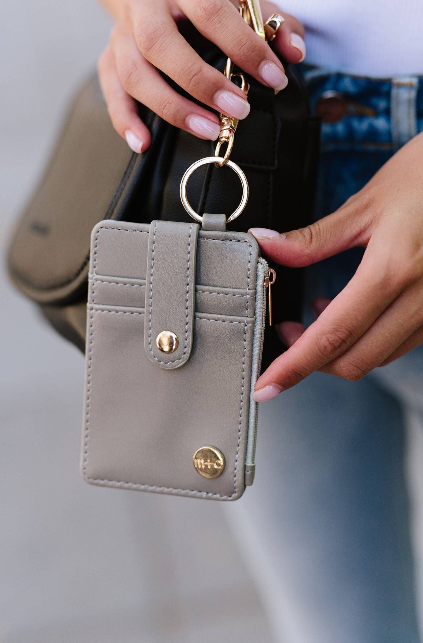 Ava Handheld Keychain Wallet