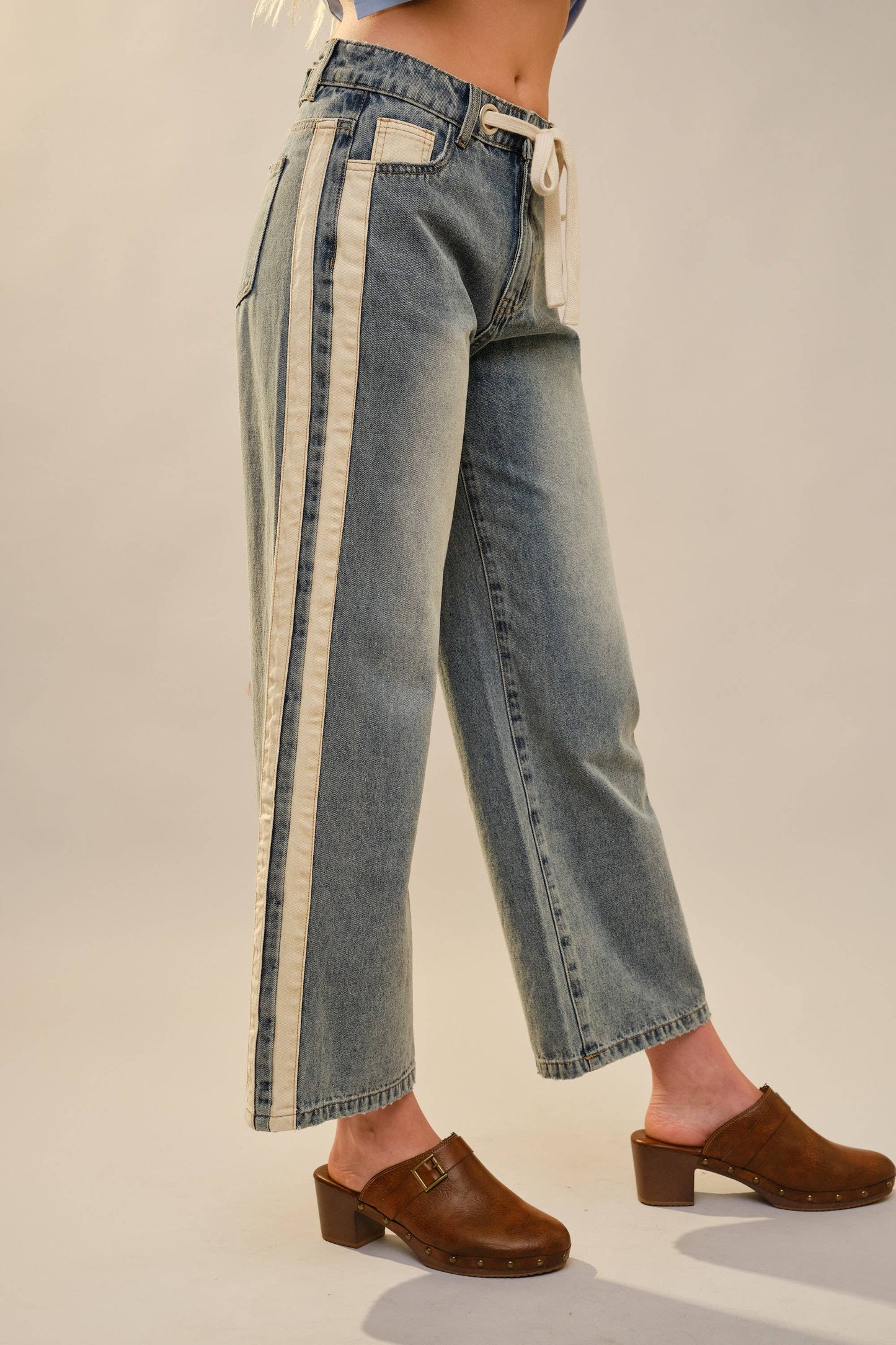 Contrast Panel and Pocket Wide Denim Jeans